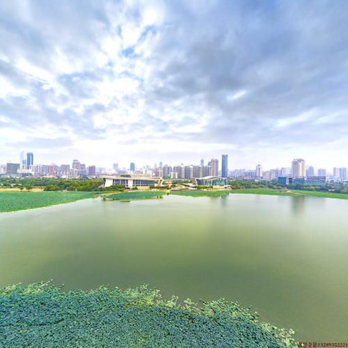 在元宇宙中实现与现实世界的720全景拍摄同步需要解决哪些技术难题？